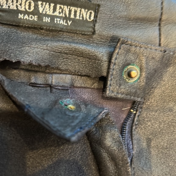 Long Black Leather Skirt by Valentino - Picture 6 of 8